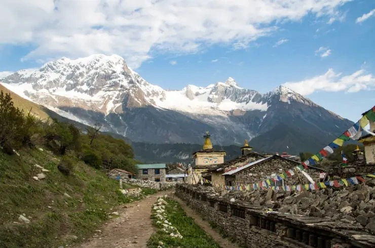 Gompas and prayer flags in Samagaun village