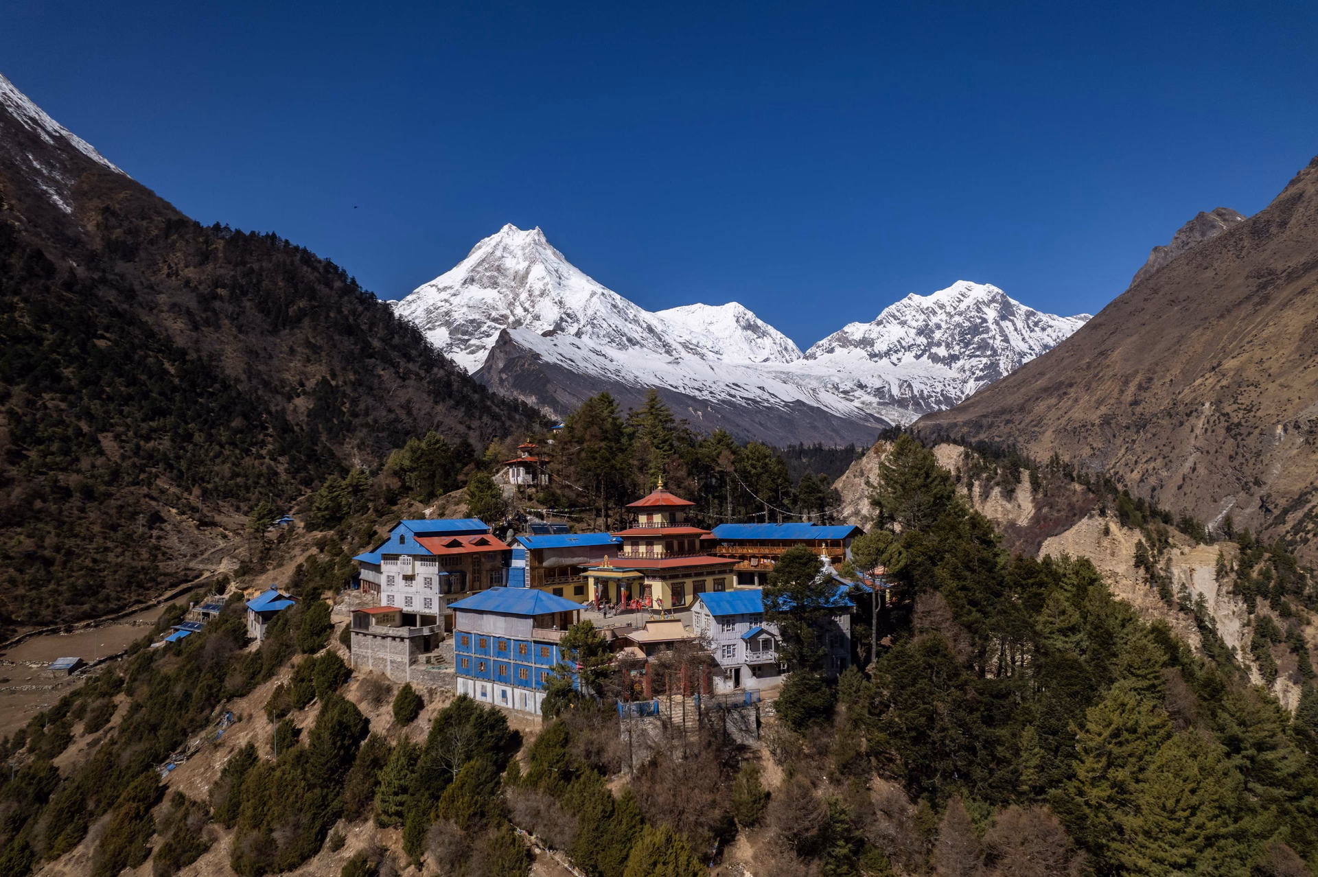 lho-village-monastery-manaslu.avif