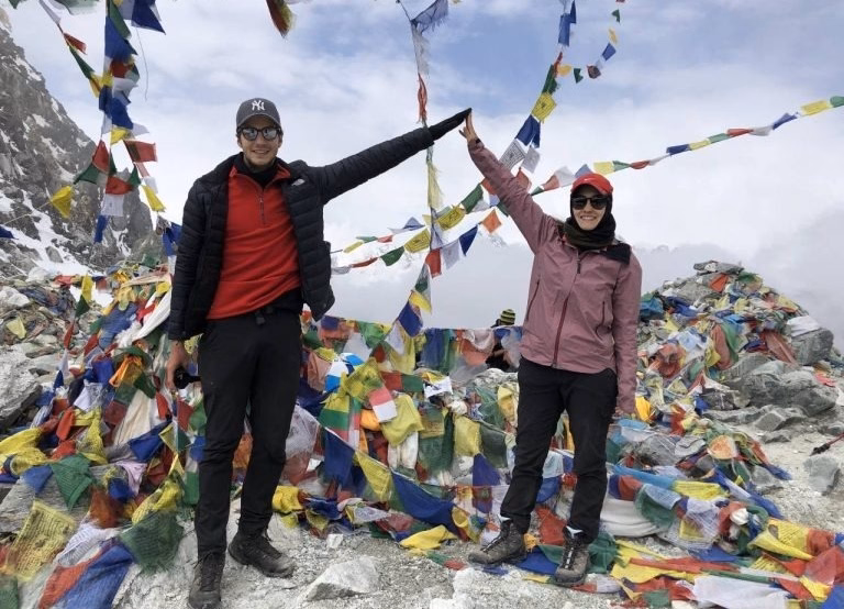 Two travelers during the Everest Chola Pass Trek